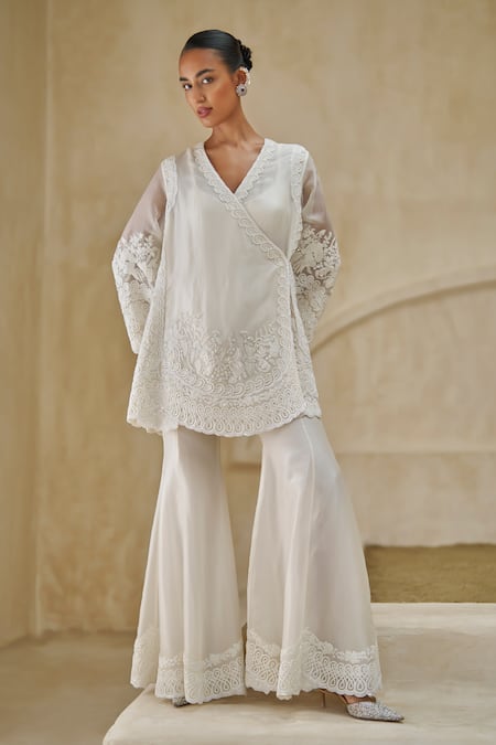 Pankaj & Nidhi Aetermis In Blooming Embroidered Kurta Set 