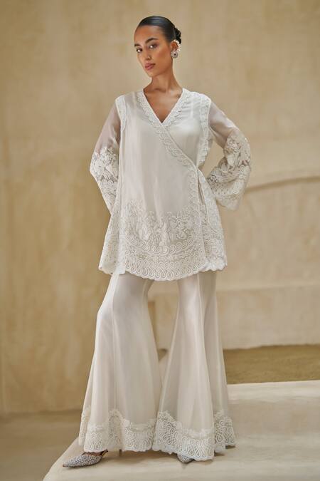 Pankaj & Nidhi_Ivory Tulle, Organza Embroidery, Sequins V-neck Aetermis In Blooming Kurta Set _Online_at_Aza_Fashions