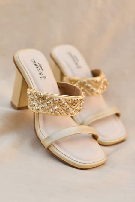 Around Always Suroor Embroidered Strap Heels 