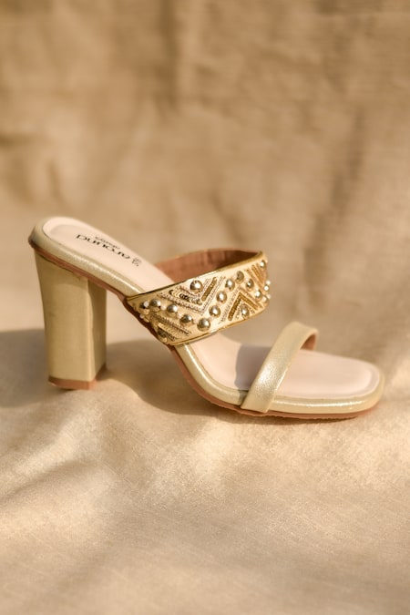 Around Always Suroor Embroidered Strap Heels 