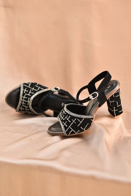 Around Always Noir Embroidered Block Heels 