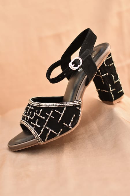 Around Always Noir Embroidered Block Heels 
