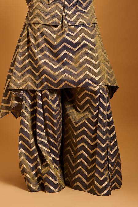 Buy Siddartha Tytler Charcoal Chanderi Zari Chevron Quilted Zipper Bundi And Kurta Set Online at Aza Fashions Buy_Siddartha Tytler_Charcoal Chanderi Zari Chevron Quilted Zipper Bundi And Kurta Set _Online_at_Aza_Fashions
