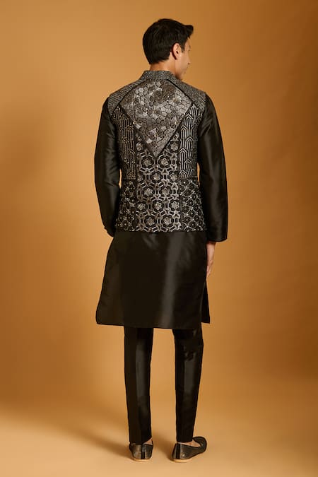 Siddartha Tytler Crystal Work Bundi Set 