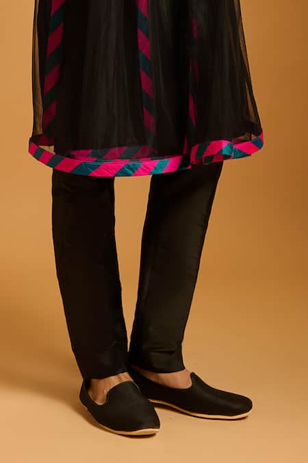 Siddartha Tytler_Fuchsia Net Chevron Pattern Kurta Set _Online_at_Aza_Fashions