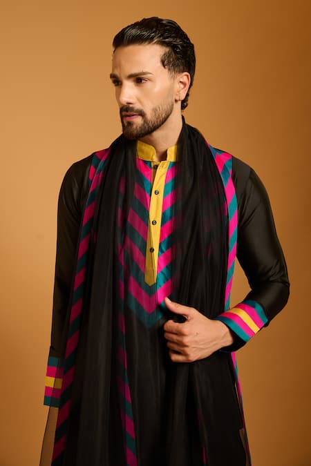 Shop_Siddartha Tytler_Fuchsia Net Chevron Pattern Kurta Set _Online_at_Aza_Fashions