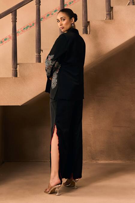 Buy_1999ad By Amita & Deepak_Black Satin Embroidery V-neck Thread Jacket And Pant Set _Online_at_Aza_Fashions