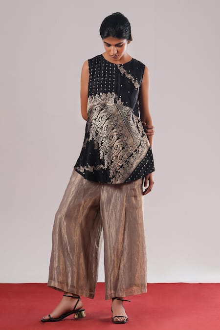 Urvashi Kaur Yugen Handwoven Tissue Silk Farshi Pant 