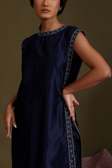 Chokhi Chorri_Blue , , Zari, Embroidery Amara Kurta With Pant _Online_at_Aza_Fashions