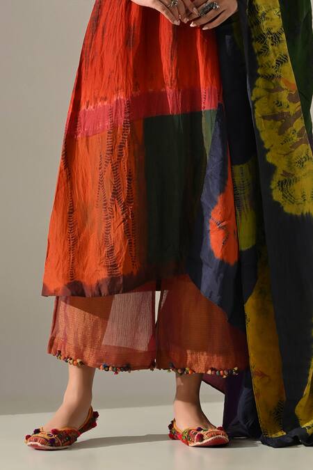 Buy_Medha_Orange Silk, Tissue Embroidery Split V-neck Panelled Tie Dye Kurta Set 