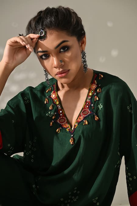 Buy_Medha_Green Silk Embroidery, Beads, Mirrors V-neck Hand Kurta And Salwar Set _Online_at_Aza_Fashions