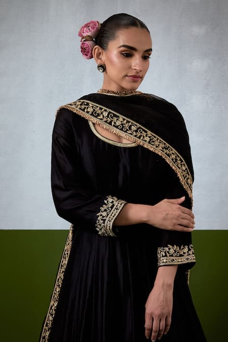 Buy_Ikshita Choudhary_Black Chanderi, Organza Embroidery, Zari, Metallic Hand Anarkali With Dupatta _Online_at_Aza_Fashions