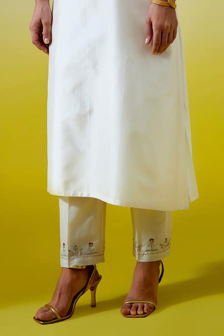 Buy_Anantaa By Roohi_Off White Chanderi Silk Sequins, Embroidery Round Neck Kurta With Pant 