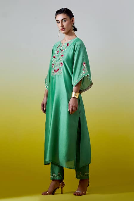 Anantaa By Roohi_Green Chanderi Silk Embroidery, Sequins Split V-neck Kaftan Kurta And Pant Set _Online_at_Aza_Fashions