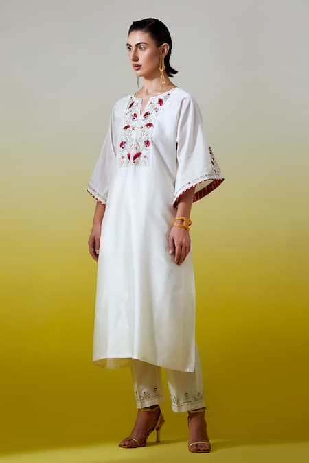 Anantaa By Roohi_Off White Chanderi Silk Embroidery, Sequins Split V-neck Kaftan Kurta And Pant Set _Online_at_Aza_Fashions