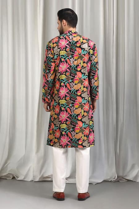 Aham-Vayam Floral Embroidered Kurta Set 