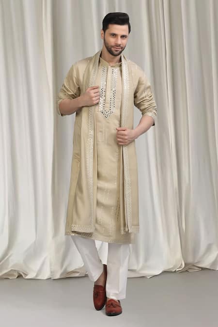 Aham-Vayam Tyohaar Mirror Embroidered Kurta Set 