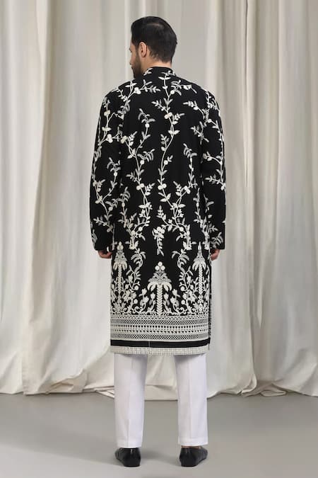 Aham-Vayam Phool Patti Embroidered Kurta Set 