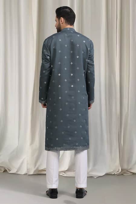 Aham-Vayam Tyohaar Embroidered Kurta Set 