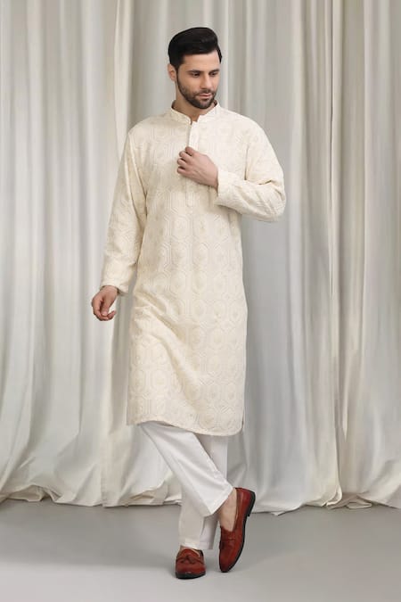 Buy_Aham-Vayam_Ivory Cotton Embroidery Jashne Khaas Kurta Set 