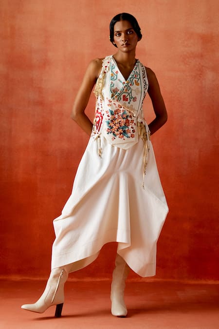 Jajaabor Embroidered Jacket & Denim Skirt Set 