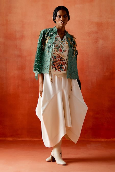 Jajaabor Embroidered Cutwork Cape Skirt Set 