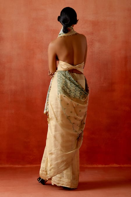 Jajaabor Embroidered Saree With Unstitched Blouse Piece 