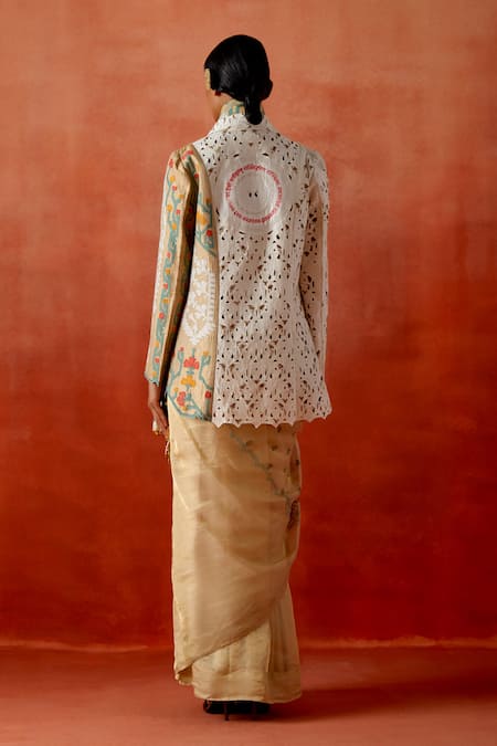 Jajaabor Embroidered Tissue Saree With Jacket 