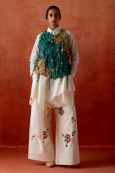 Jajaabor 3D Flower Embroidered Jacket & Kurta Set 