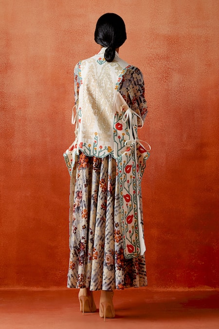 Jajaabor Pomegranate Embroidered Jacket With Printed Anarkali 