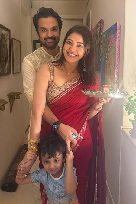 Shop_Gopi Vaid_Red Georgette, Tussar Sequins, Embroidery, Zohra Border Saree With Blouse _Online_at_Aza_Fashions