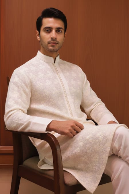 Char Chaand_Ivory Embroidery Shimmer Classic Kurta _Online_at_Aza_Fashions