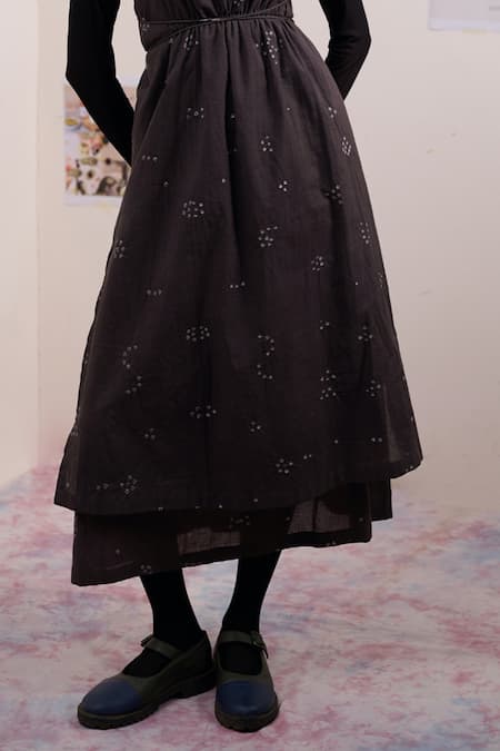 Doodlage_Grey Cotton Embroidery Square Neck Nina Bandhani Pattern Top And Skirt Set _Online_at_Aza_Fashions