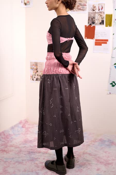 Doodlage_Grey Cotton Embroidery Square Neck Nina Bandhani Pattern Top And Skirt Set _at_Aza_Fashions