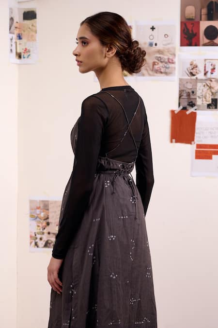 Shop_Doodlage_Grey Cotton Embroidery Square Neck Nina Bandhani Pattern Top And Skirt Set 