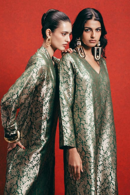 Buy_Ekaya Banaras_Green Silk V-neck Handwoven Banarasi Emboss Kaftan _Online_at_Aza_Fashions