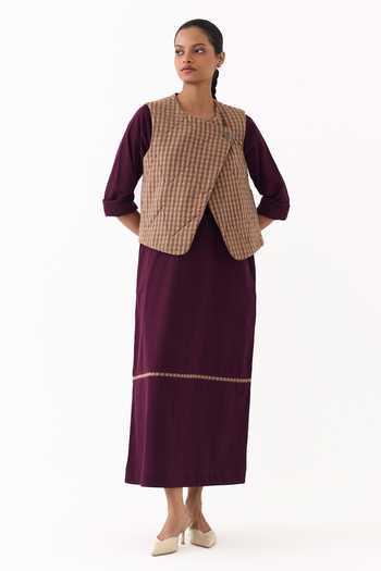 Buy_Three_Brown Round Neck Checkered Pattern Quilted Vest 