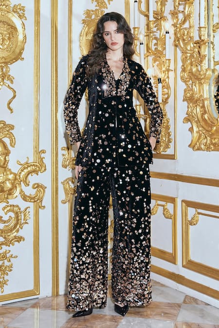 Buy Dash And Dot Black Velvet, Polyester Sequins Paillette Embroidered Blazer Buy_Dash And Dot_Black Velvet, Polyester Sequins Paillette Embroidered Blazer