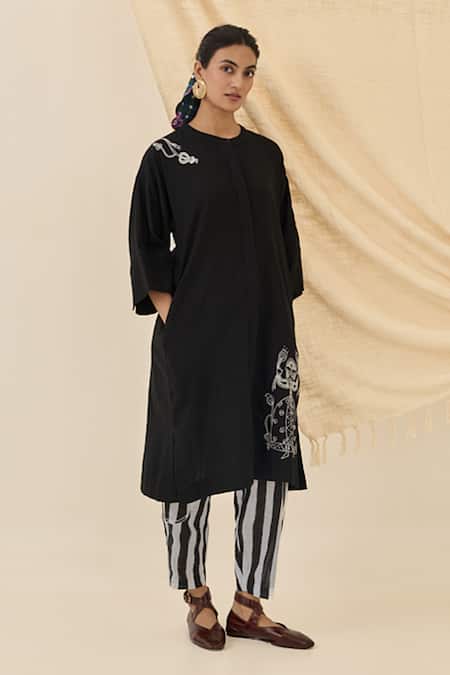 Jodi Jugnu Kala Cotton Embroidered Tunic 
