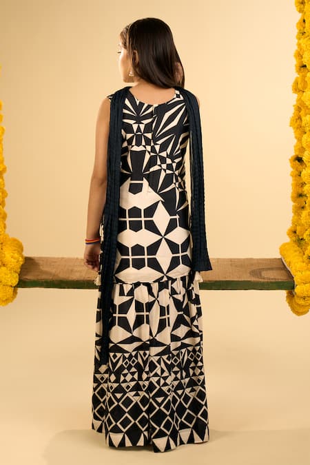 Petite Pomme Geometric Print Sleeveless Kurta Sharara Set 