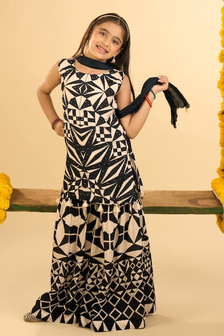 Petite Pomme Geometric Print Sleeveless Kurta Sharara Set 