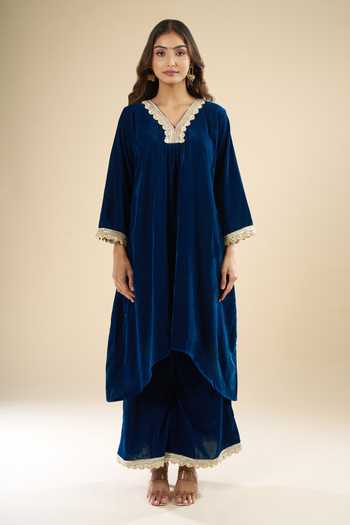 Khwaab By Sanjana Lakhani_Blue Velvet Lace V-neck Work Kurta Set _at_Aza_Fashions