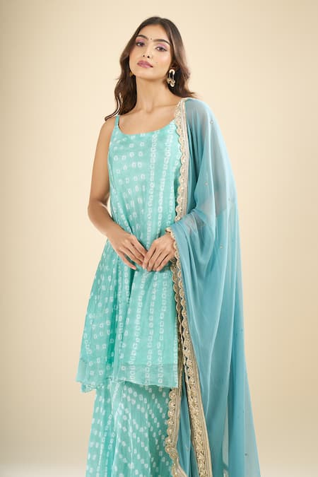 Buy_Naintara Bajaj_Green Silk Embroidery Square Neck Printed Kurta Set _Online_at_Aza_Fashions