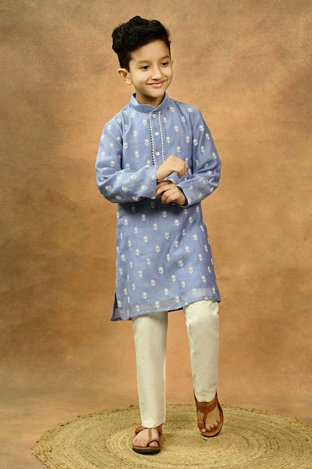 Taber Tikri_Ivory Silk, Cotton, Chanderi Embroidery Thread Kurta Set _Online_at_Aza_Fashions