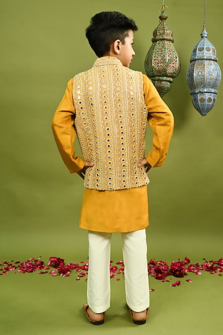 Taber Tikri Mirror Embroidered Bundi & Kurta Set 