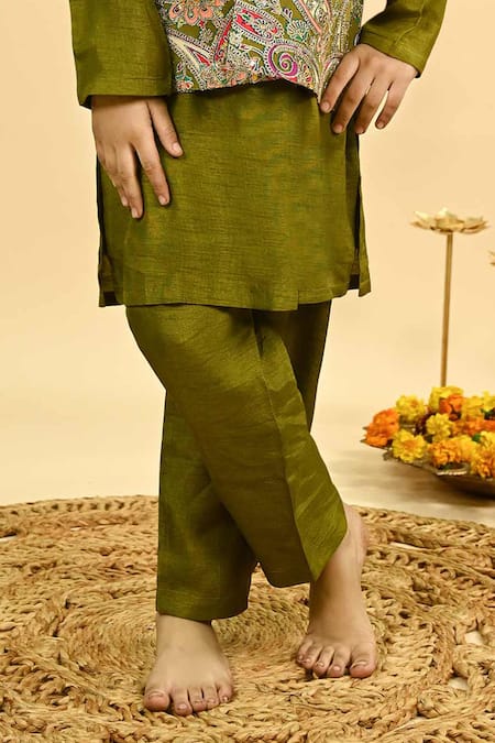 Taber Tikri_Olive Green Silk Zari Embroidered Bundi And Kurta Set _at_Aza_Fashions