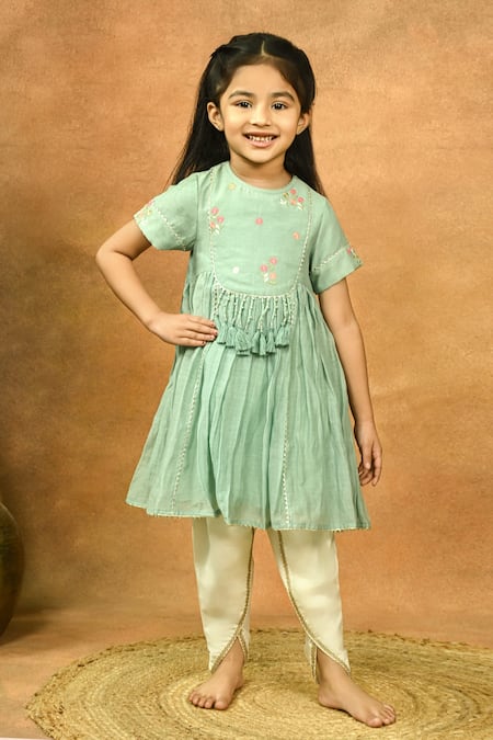 Taber Tikri Thread Embroidered Kurta & Dhoti Pant Set 