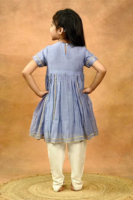 Taber Tikri Thread Embroidered Kurta & Dhoti Pant Set 