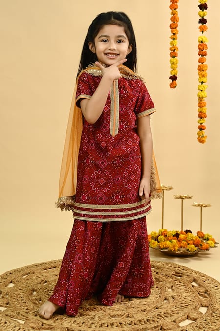 Buy_Taber Tikri_Maroon Chanderi Gota Patti, Tassels, Fringe Pure Kurta Set _Online_at_Aza_Fashions