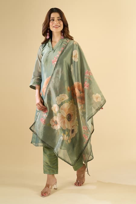 Buy_Naintara Bajaj_Green Tissue V-neck Ramika Printed Kurta Set 